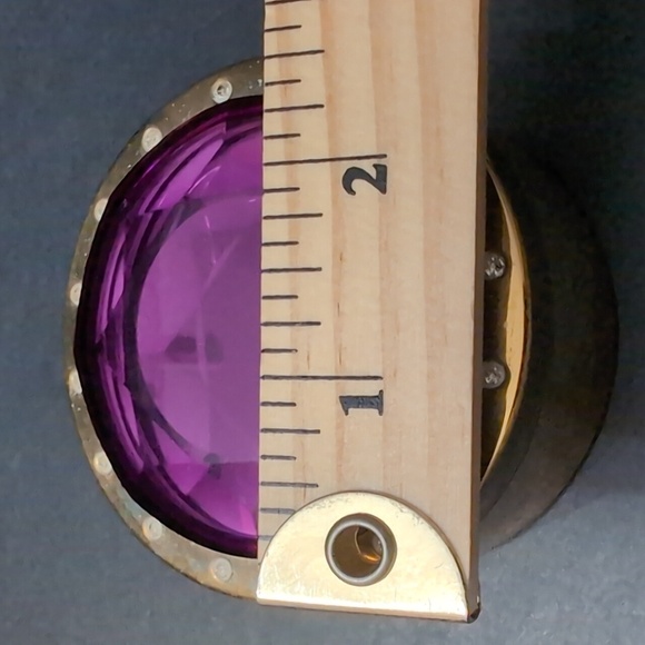 Vintage Brass Round Trinket Box/Pill Box with Faux Amethyst Jewel. - Picture 9 of 9